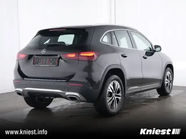 Mercedes-Benz GLA 180