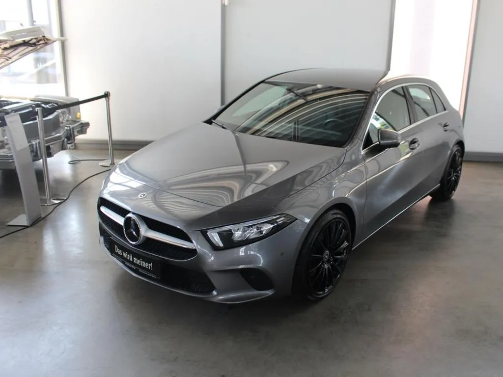 Mercedes-Benz A 220