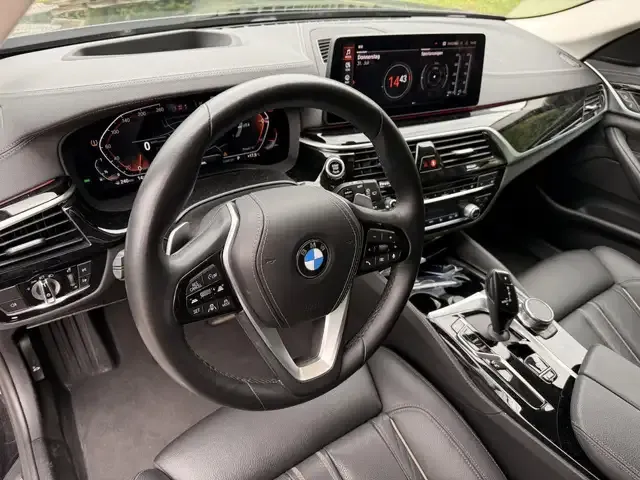 BMW 530