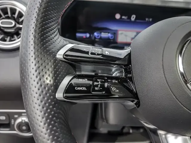 Mercedes-Benz EQB 300