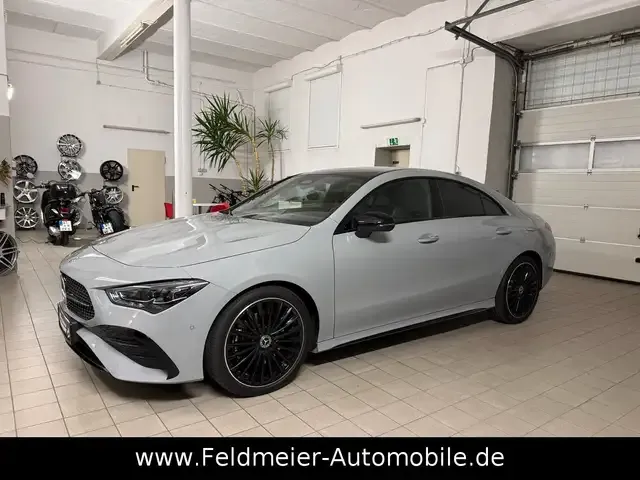 Mercedes-Benz CLA 200