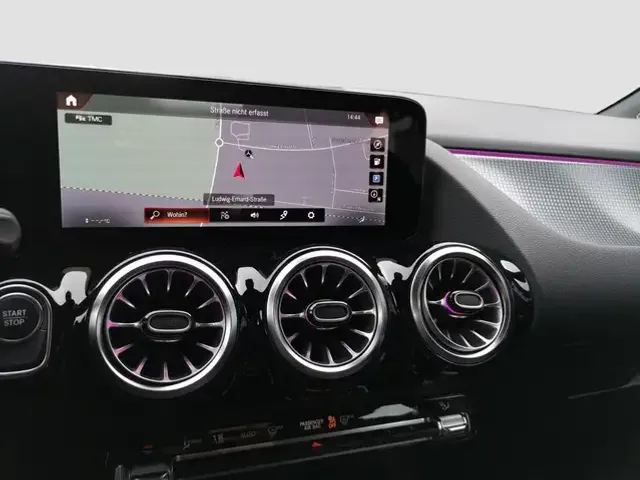 Mercedes-Benz EQA 300