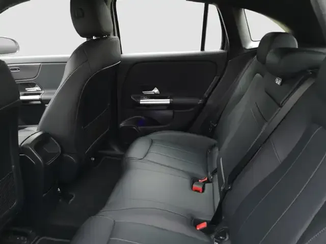 Mercedes-Benz EQA 300