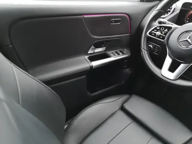 Mercedes-Benz EQA 300