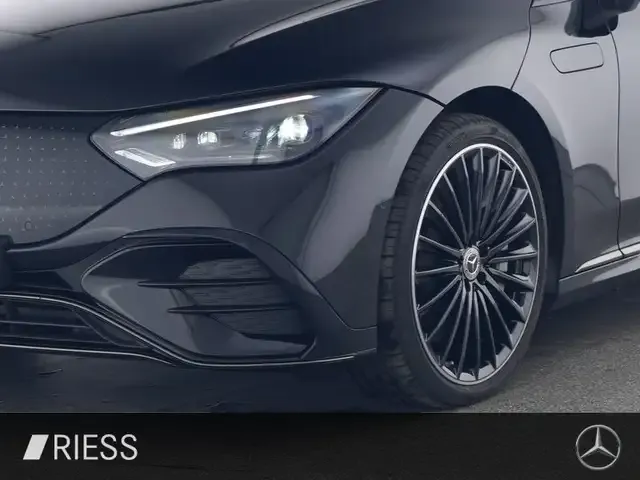 Mercedes-Benz EQE 300