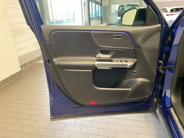 Mercedes-Benz GLB 220