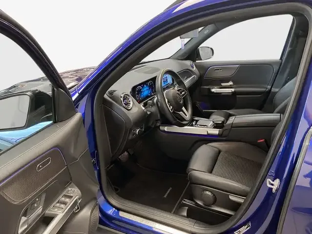 Mercedes-Benz GLB 220