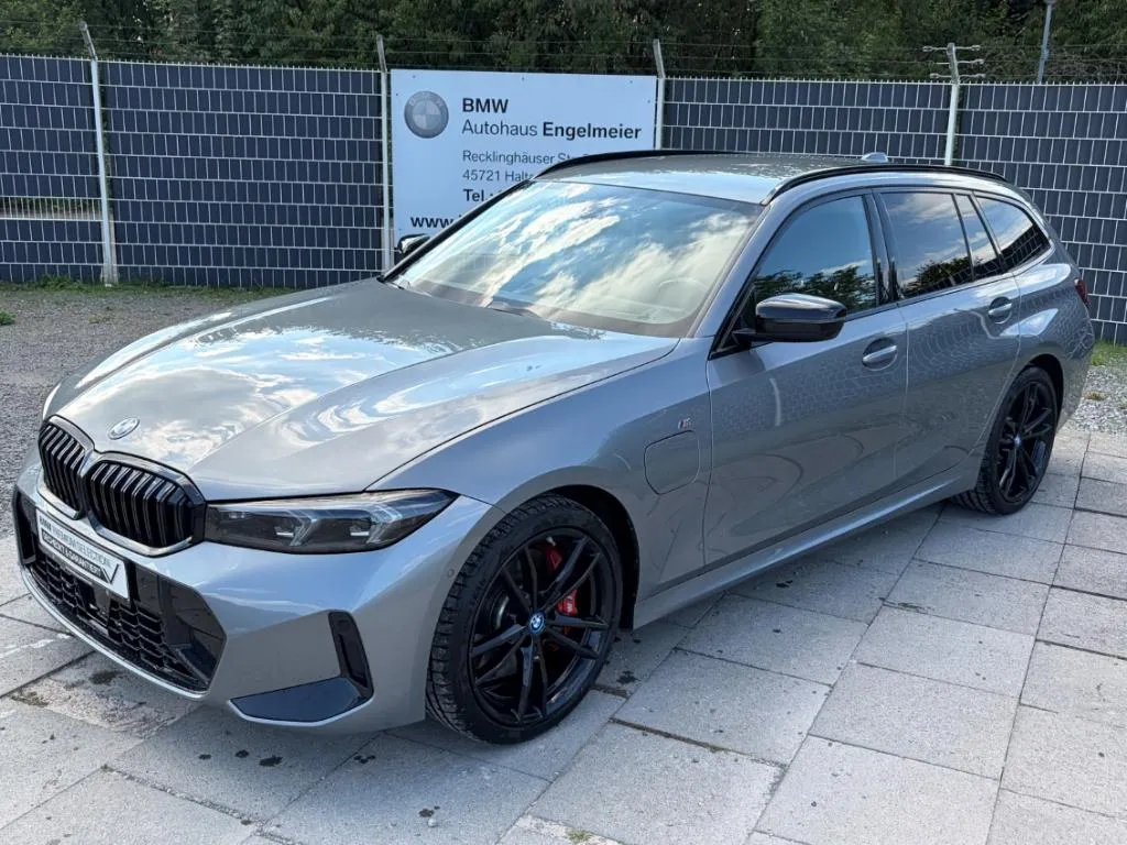 BMW 330
