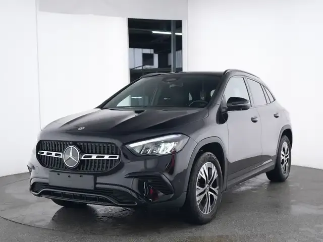 Mercedes-Benz GLA 220