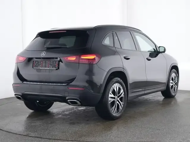 Mercedes-Benz GLA 220