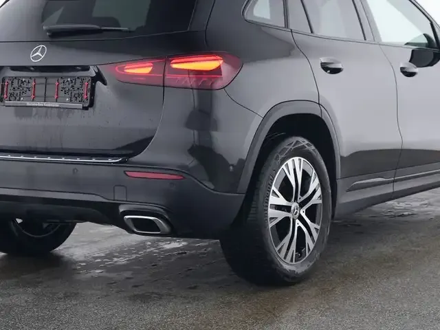 Mercedes-Benz GLA 220