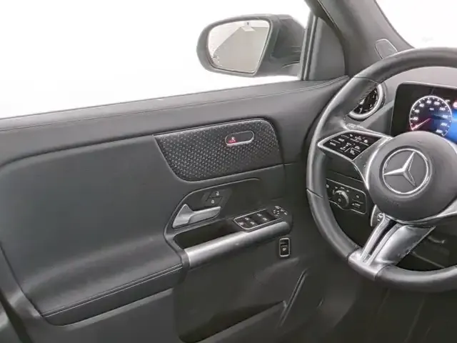 Mercedes-Benz GLA 220