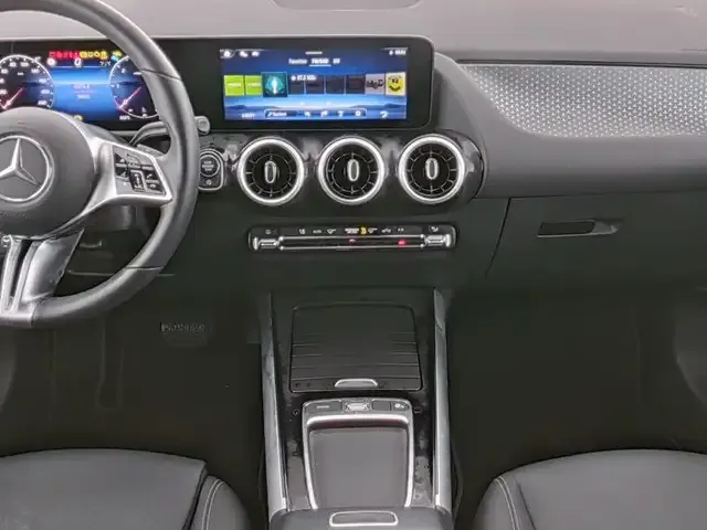 Mercedes-Benz GLA 220