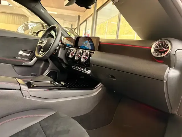 Mercedes-Benz A 35 AMG