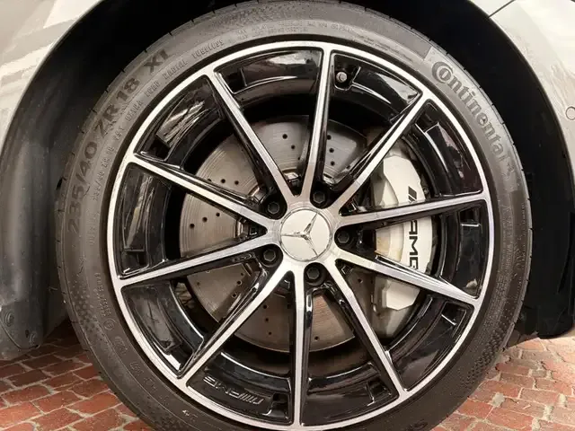 Mercedes-Benz A 35 AMG