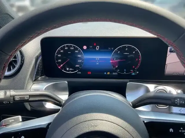 Mercedes-Benz GLB 200