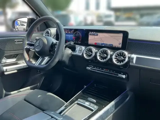 Mercedes-Benz GLB 200