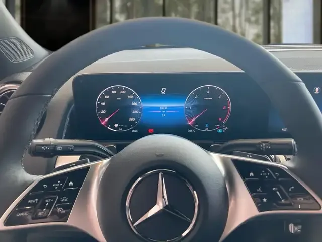 Mercedes-Benz GLB 200