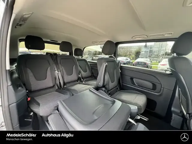 Mercedes-Benz V 220