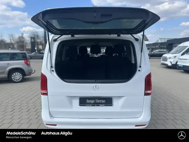 Mercedes-Benz V 220