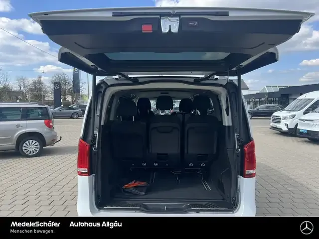 Mercedes-Benz V 220