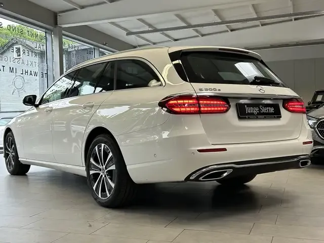 Mercedes-Benz E 300