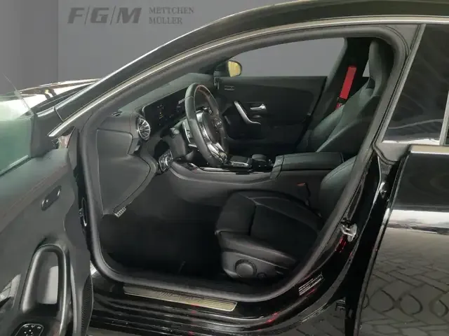 Mercedes-Benz CLA 35 AMG