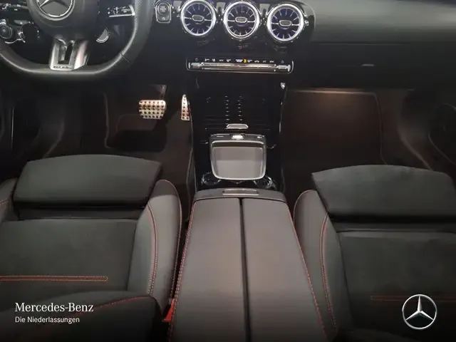 Mercedes-Benz CLA 35 AMG