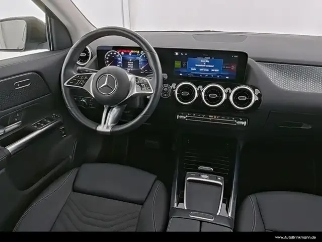 Mercedes-Benz GLA 220