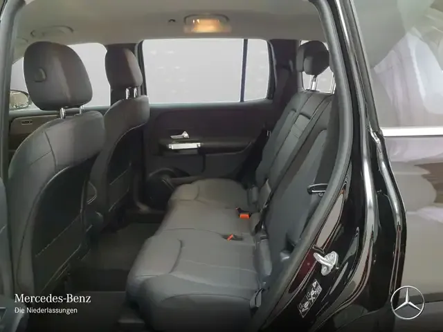 Mercedes-Benz GLB 180