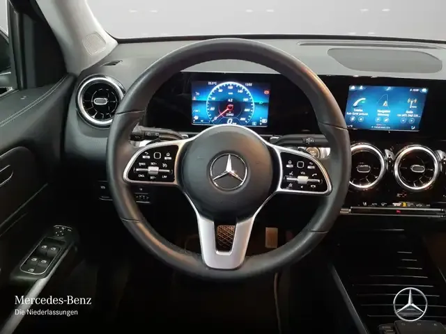Mercedes-Benz GLB 180