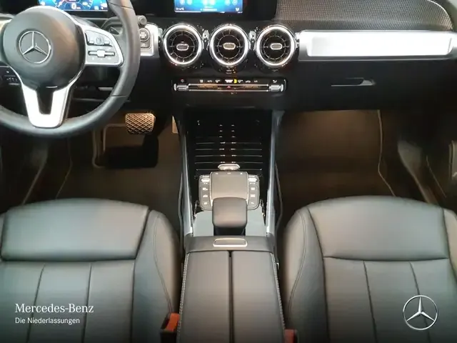 Mercedes-Benz GLB 180