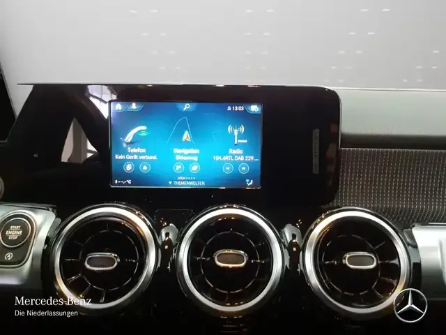 Mercedes-Benz GLB 180