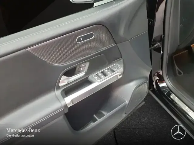 Mercedes-Benz GLB 180