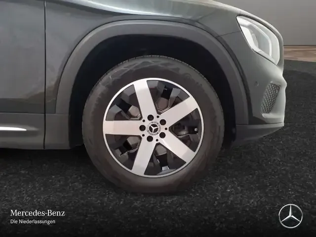 Mercedes-Benz GLB 180