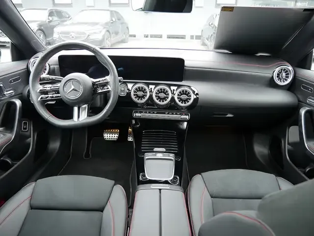 Mercedes-Benz CLA 200