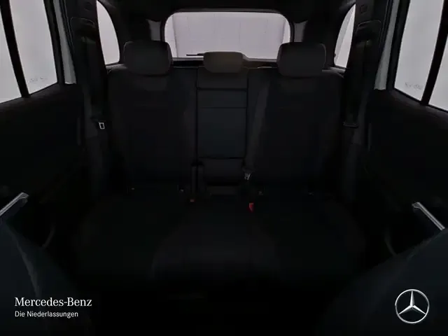 Mercedes-Benz GLB 180