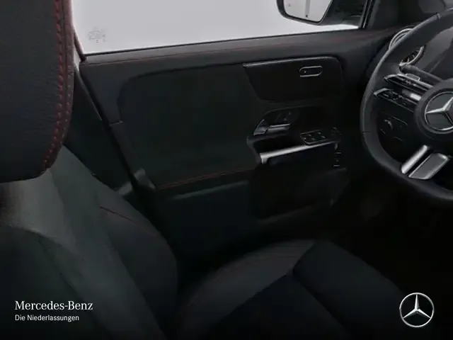 Mercedes-Benz GLB 180