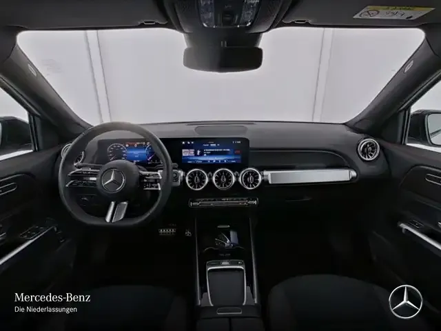 Mercedes-Benz GLB 180