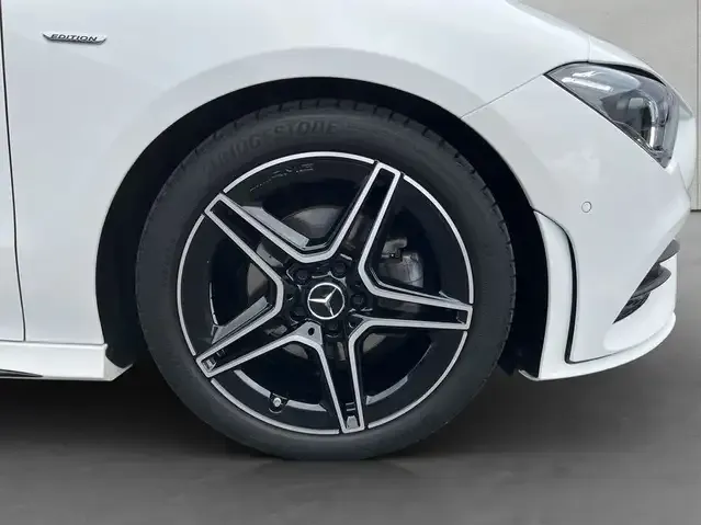 Mercedes-Benz CLA 180