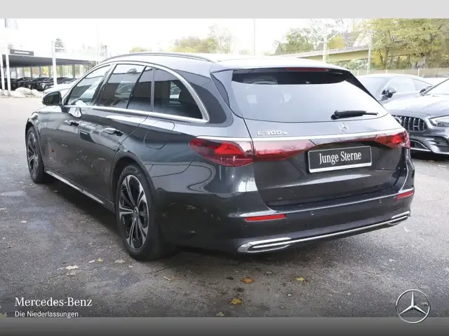 Mercedes-Benz E 300