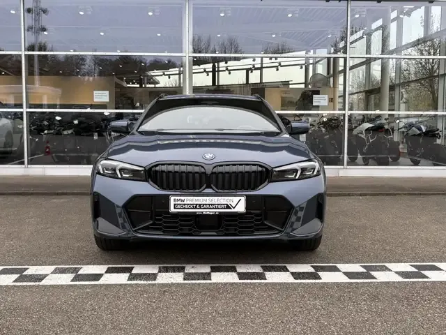 BMW 330