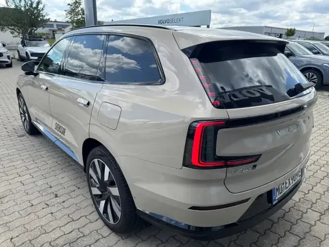 Volvo EX90