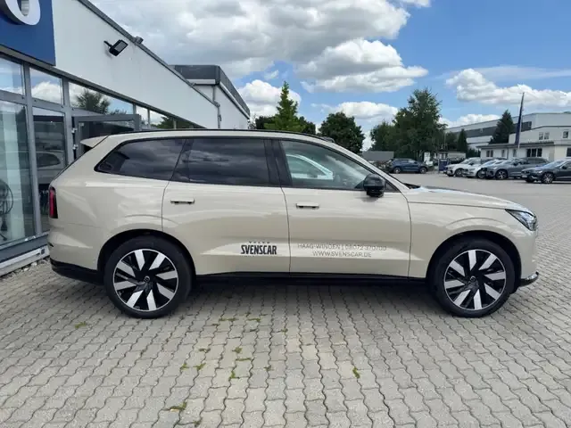 Volvo EX90