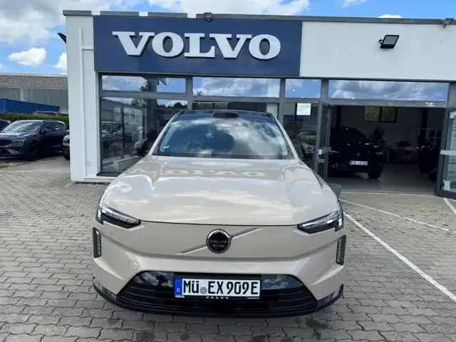 Volvo EX90