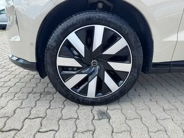 Volvo EX90