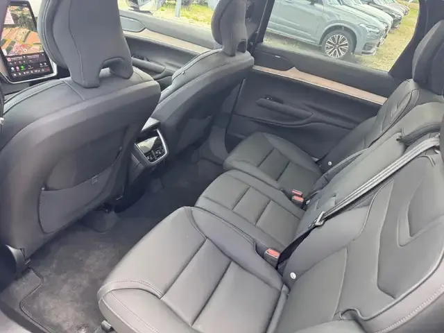 Volvo EX90
