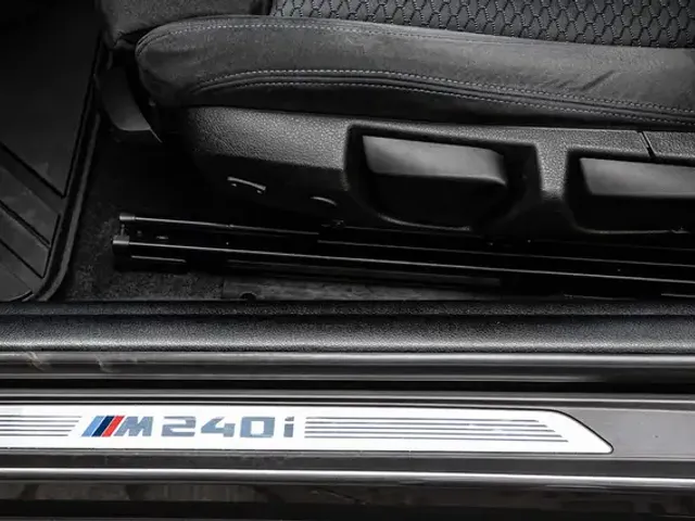 BMW 240