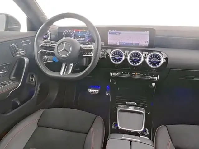 Mercedes-Benz CLA 180