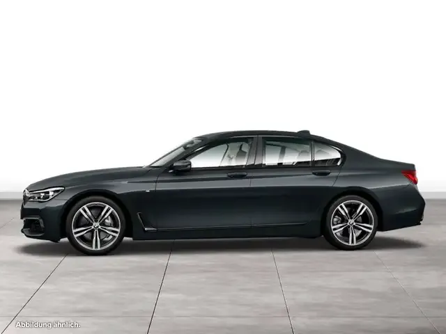 BMW 740